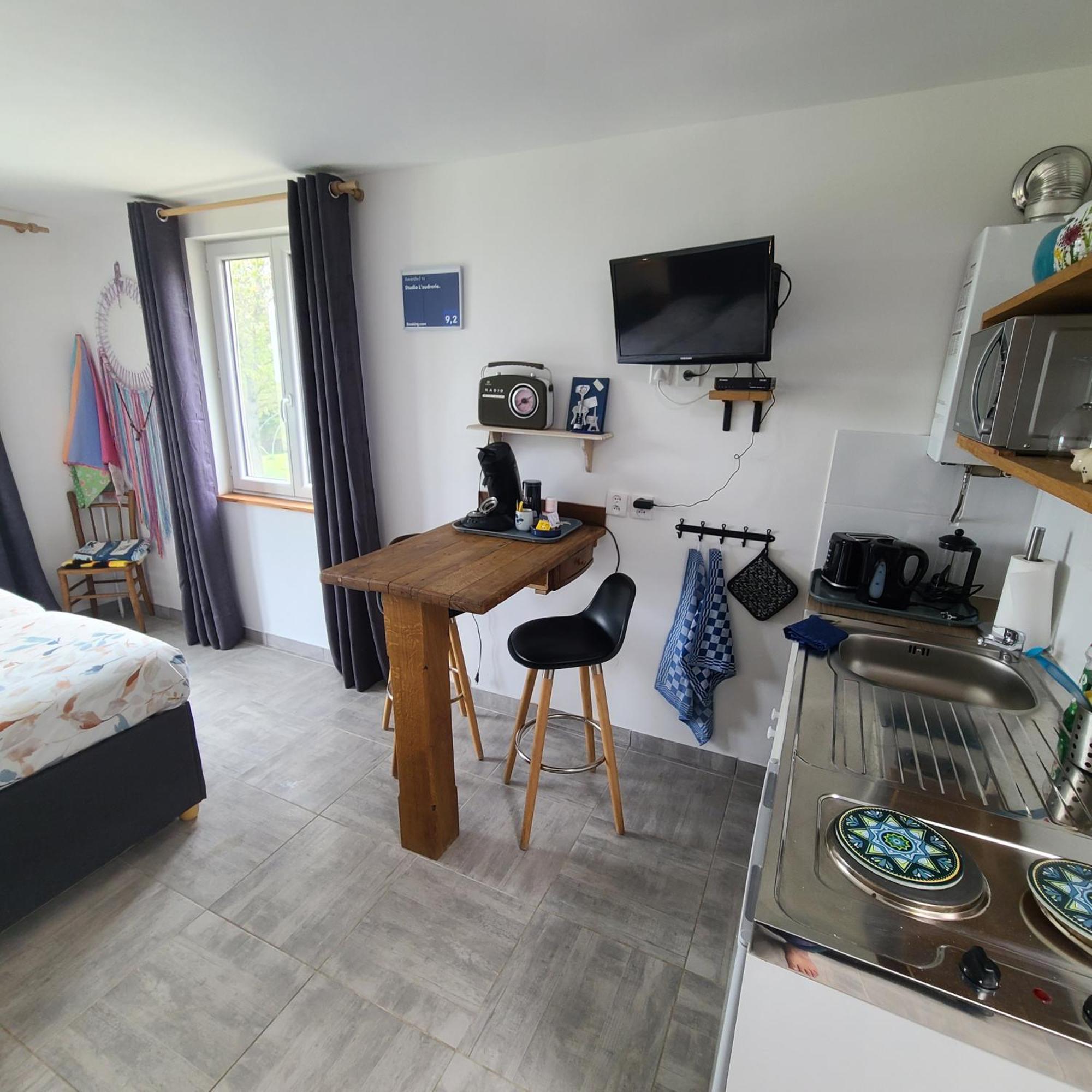 Studio L'Audrerie. Saint-Pardoux-Corbier ภายนอก รูปภาพ